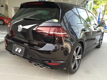 GOLF R　後ろ.jpg